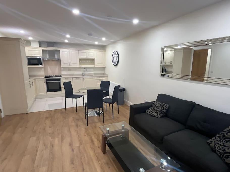 City Beach Gem 5 Adult Spaces Plus Child Dublin Luaran gambar
