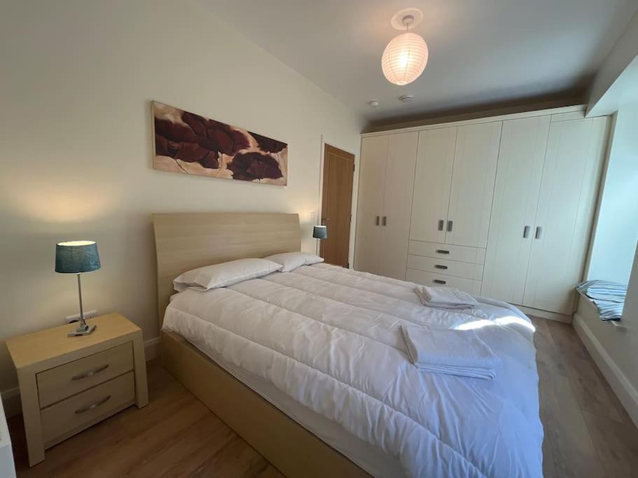 City Beach Gem 5 Adult Spaces Plus Child Dublin Luaran gambar