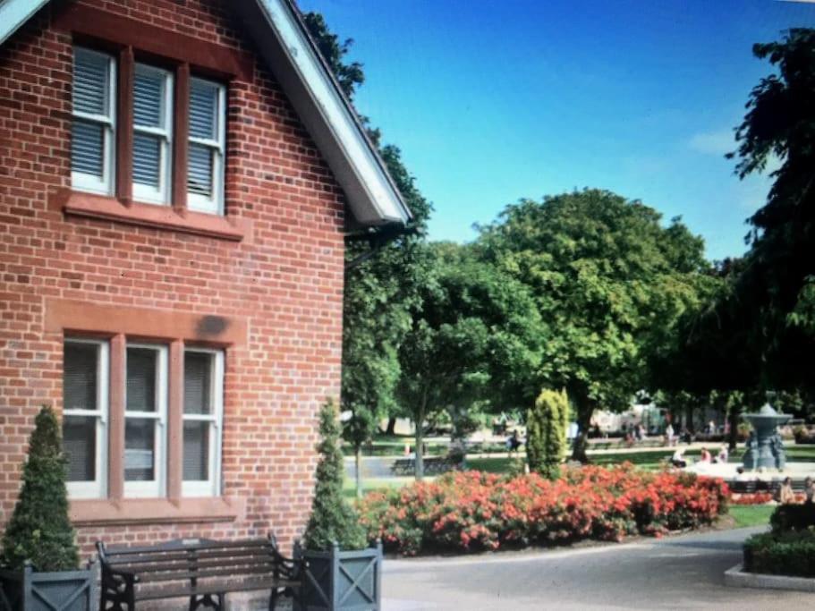 City Beach Gem 5 Adult Spaces Plus Child Dublin Luaran gambar