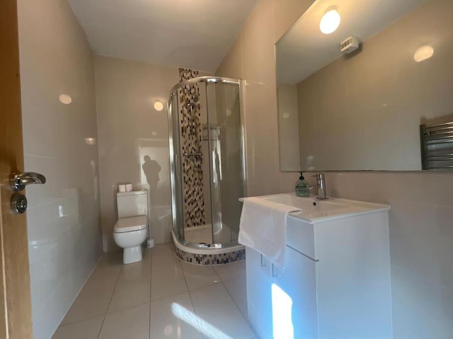 City Beach Gem 5 Adult Spaces Plus Child Dublin Luaran gambar