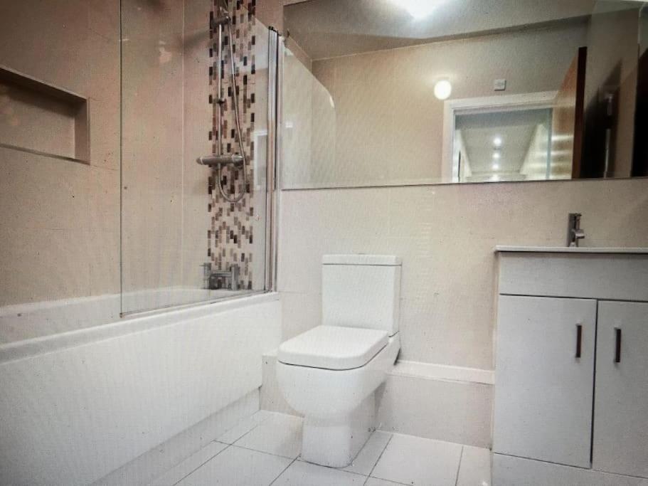 City Beach Gem 5 Adult Spaces Plus Child Dublin Luaran gambar