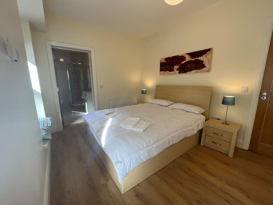 City Beach Gem 5 Adult Spaces Plus Child Dublin Luaran gambar