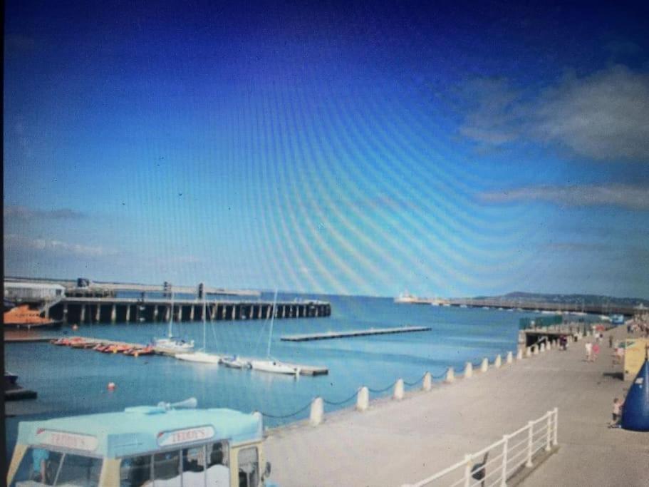 City Beach Gem 5 Adult Spaces Plus Child Dublin Luaran gambar